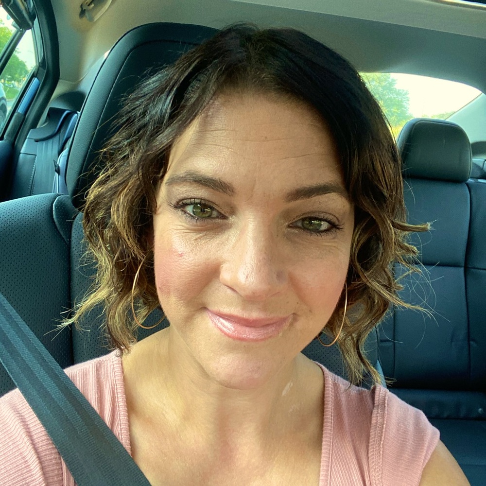 Meet your Posher, Nicole